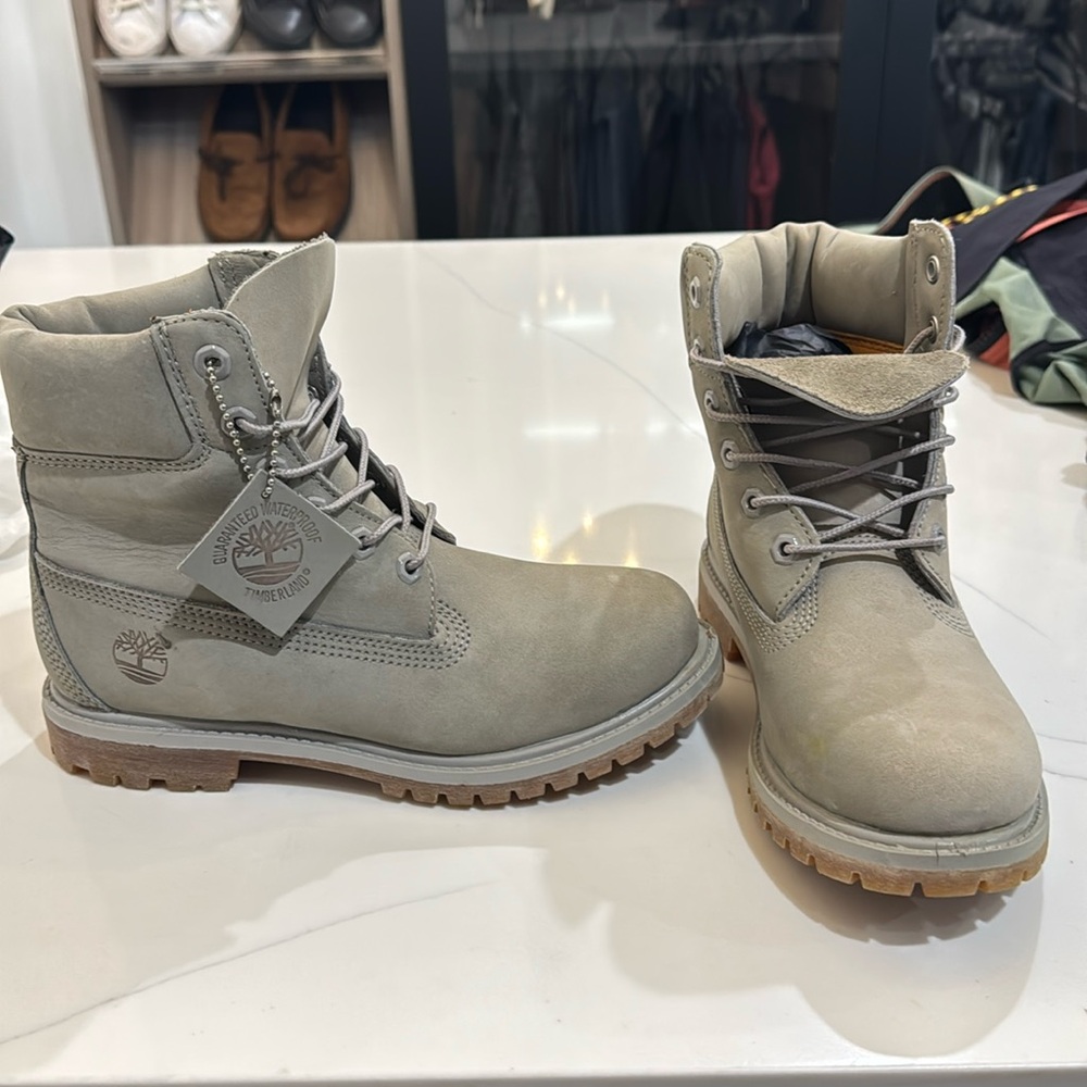 Brand New Timberland Women’s Premium Boots Size 7